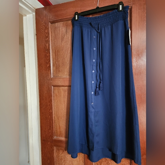 89th & Madison Dresses & Skirts - Navy blue maxi skirt